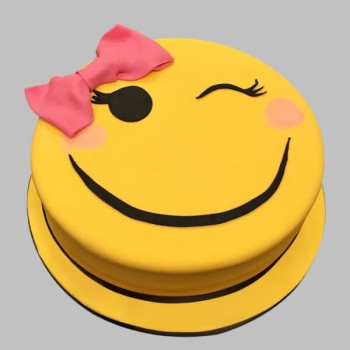 Adorable Smiley Fondant Cake Adorable Smiley Fondant Cake