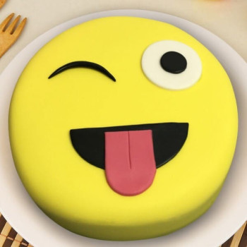 Crazy Face Smiley Fondant Cake Crazy Face Smiley Fondant Cake