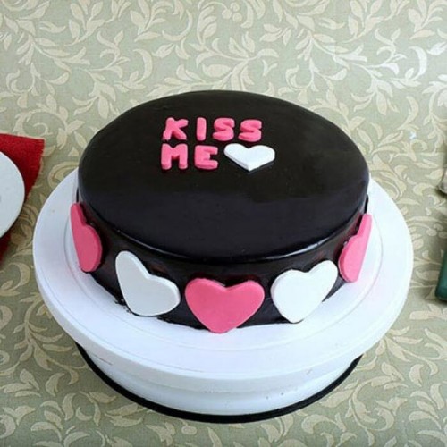 Kiss Me Valentine Cake Delivery in Delhi