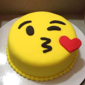 Face Blowing A Kiss Emoji Fondant Cake Face Blowing A Kiss Emoji Fondant Cake