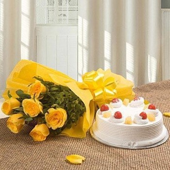 Yellow Roses with Pineapple Cake