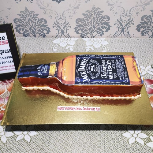 Jack Daniels Whiskey Cake Delivery in Delhi