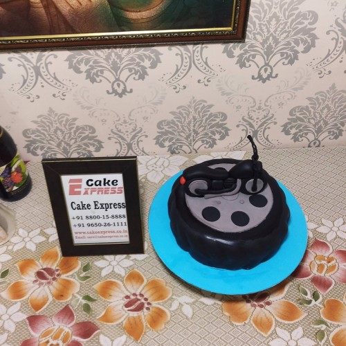 Bike on Tyre Themed Customized Cake Delivery in Delhi