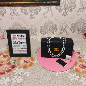 Classy Chanel Theme Fondant Cake Classy Chanel Theme Fondant Cake