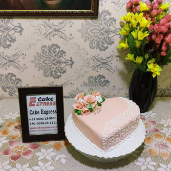 Heart Shaped Engagement Fondant Cake Heart Shaped Engagement Fondant Cake