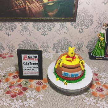 Winnie-the-Pooh Theme Fondant Cake