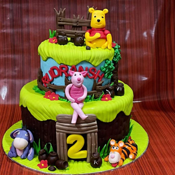 2 Tier Winnie The Pooh Fondant Cake 2 Tier Winnie The Pooh Fondant Cake