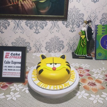 Garfield Cat Face Designer Cake
