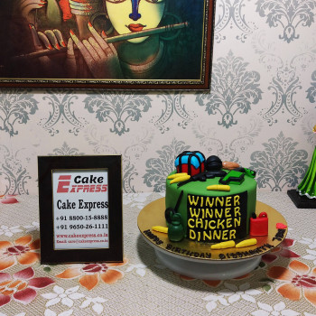 PUBG Battlefield Fondant Cake PUBG Battlefield Fondant Cake