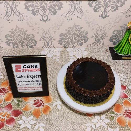 Chocolate Chip Cake Delivery in Delhi NCR