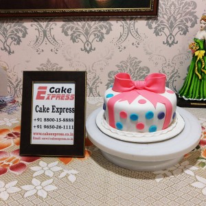 Pink Bow & Polka Dots Cake