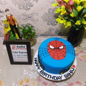 Delicious Spiderman Fondant Cake