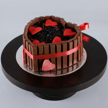 Heart Shaped KitKat Cake Heart Shaped KitKat Cake