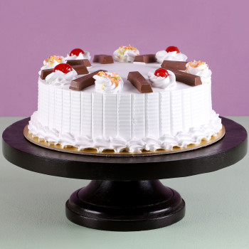 KitKat Vanilla Cake KitKat Vanilla Cake