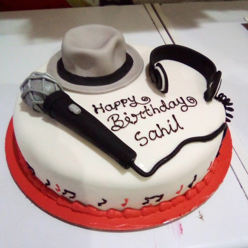 Customized Music Lover Fondant Cake Delivery in Delhi NCR