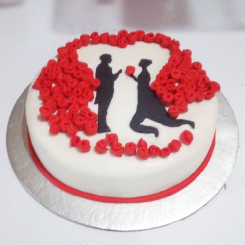Romantic Couple with Roses Anniversary Cake Delivery in Delhi