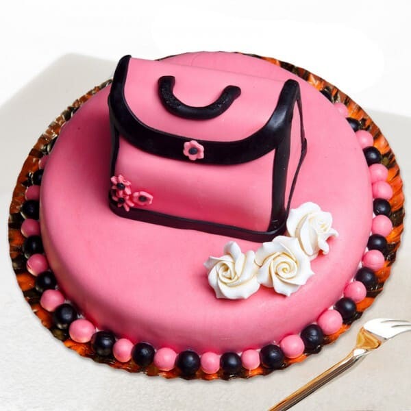 Heart Creme Crossbody Cake Handbag – Crafty Dessert