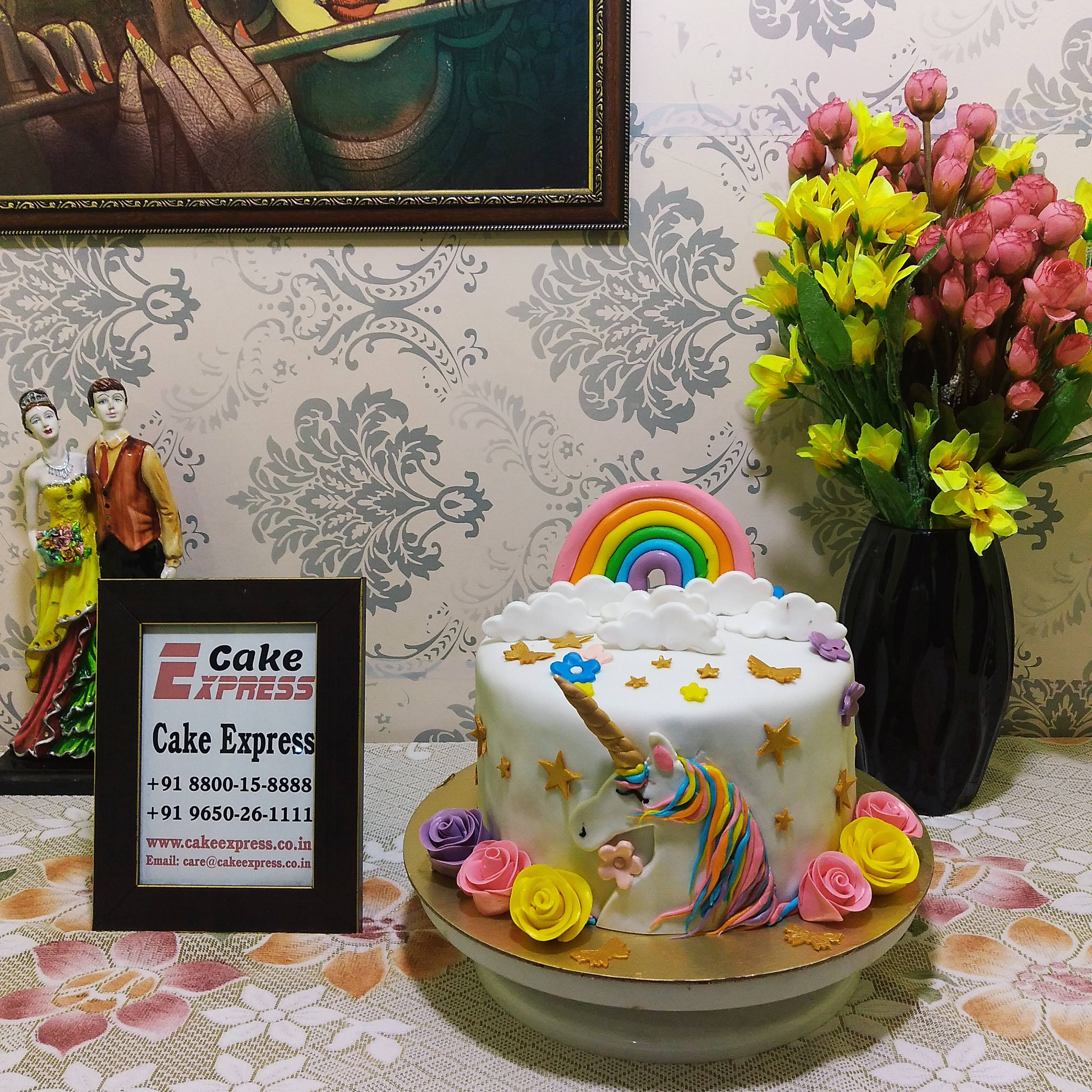 Jual Unicorn Fondant Cake - Kab. Tangerang - License To Bake | Tokopedia